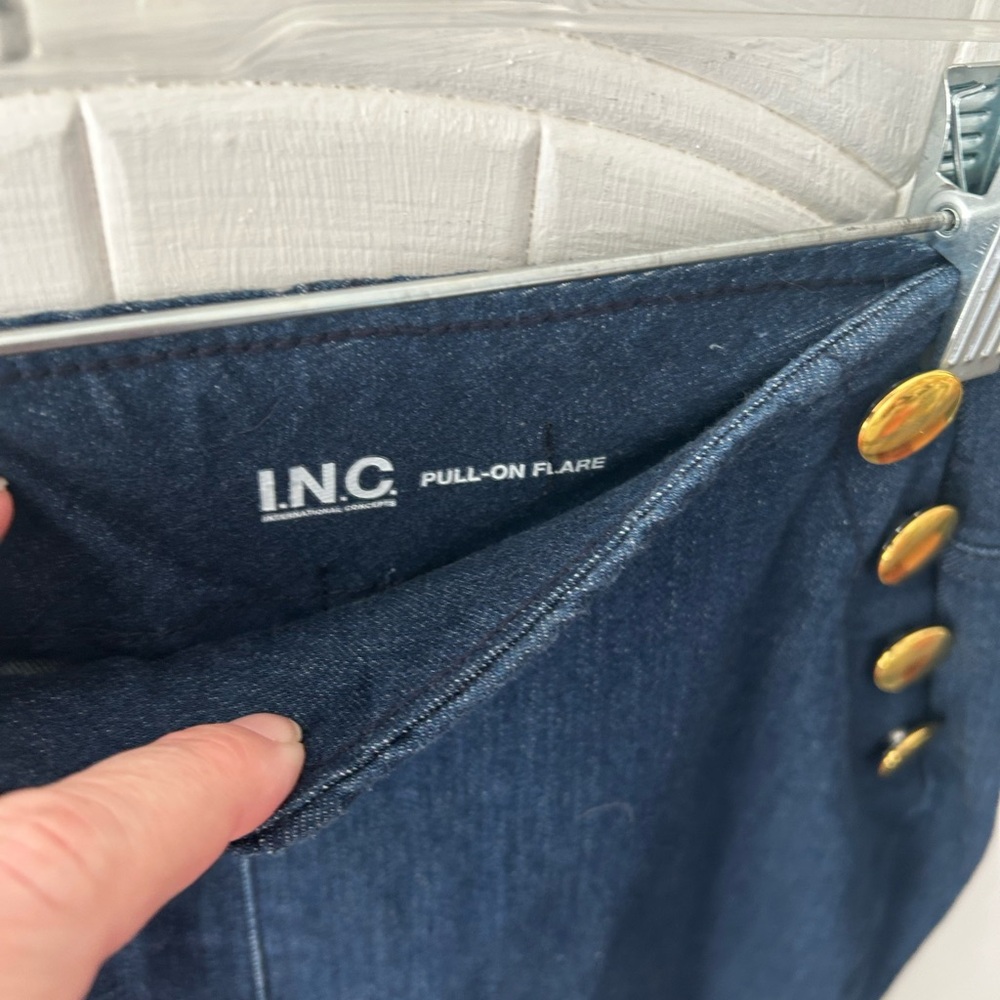 EUC INC DESIGN Gold Button Dark Blue Jeans Pull-On Flare Wide Leg ๐TRENDY! - Picture 12 of 16